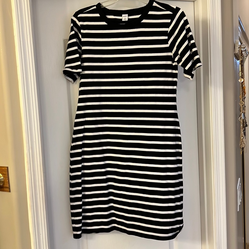 Old Navy black and white stripe t-shirt dress